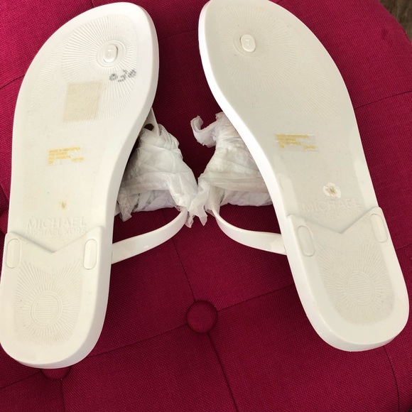 Michael Kors MK Charm Jelly PVC Flip Flop Sandal - Picture 4 of 7